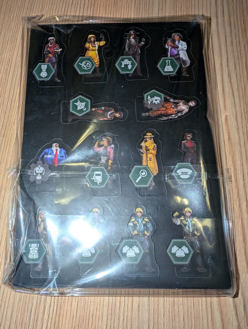 Stationfall. Character Standees (Падающая станция. Стенды персонажей)